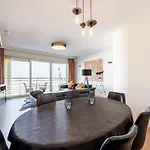 Daire In Zeedijk With Stunning Sea Views Blankenberge