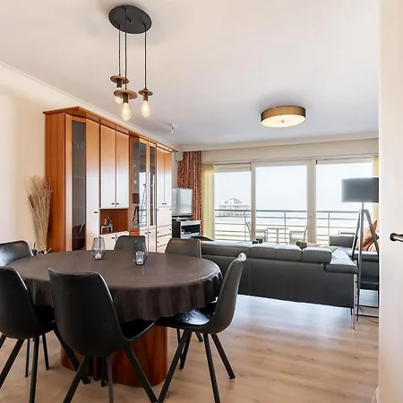 In Zeedijk With Stunning Sea Views Daire Blankenberge