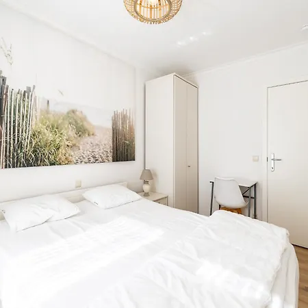 Apartment In Zeedijk With Stunning Sea Views